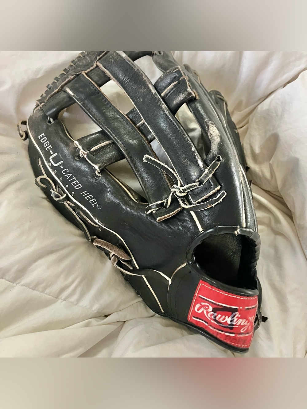 Used baseball gloves bundle - Picture 2 of 9